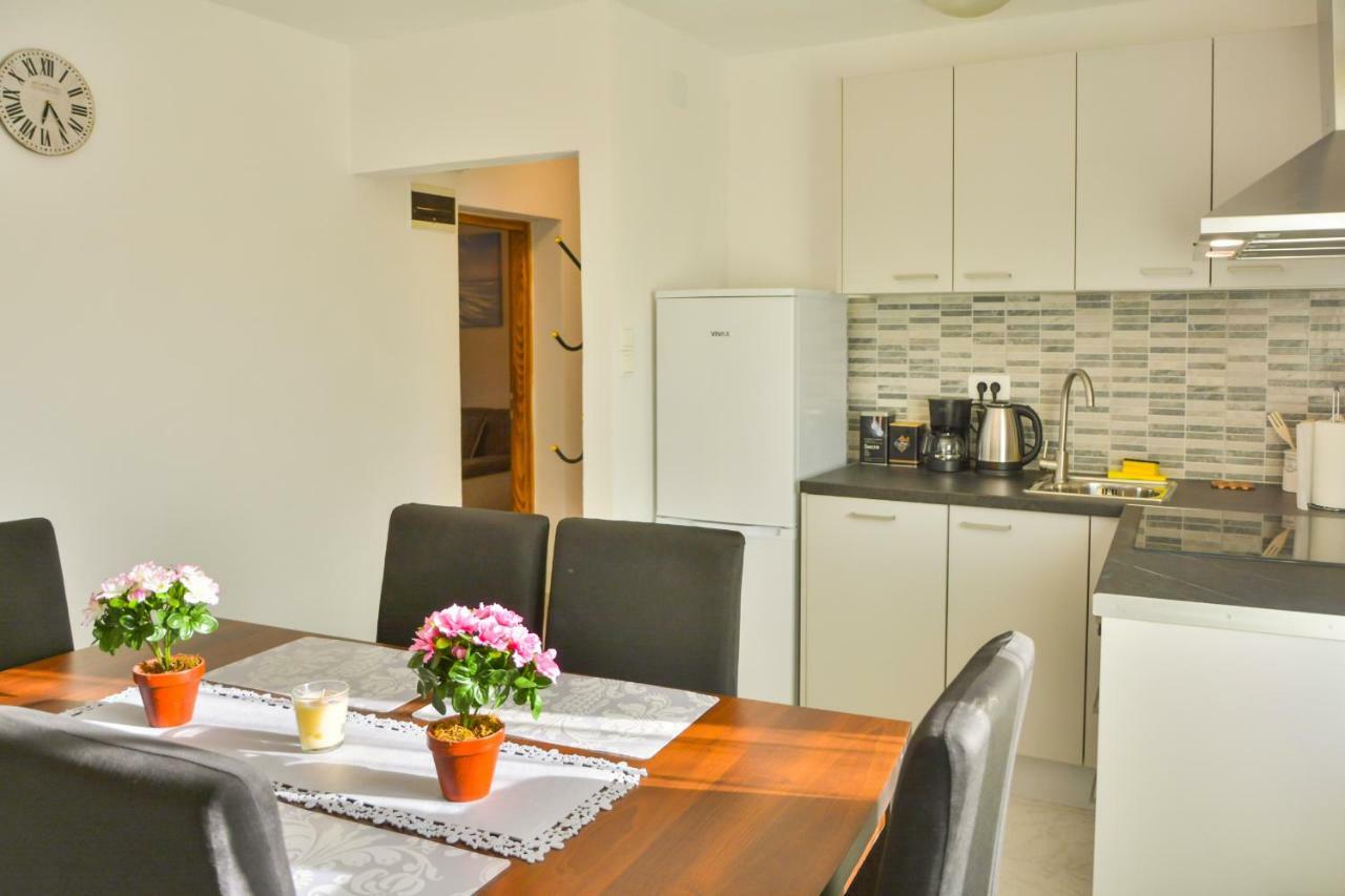 Domo Apartman Zengg Kültér fotó