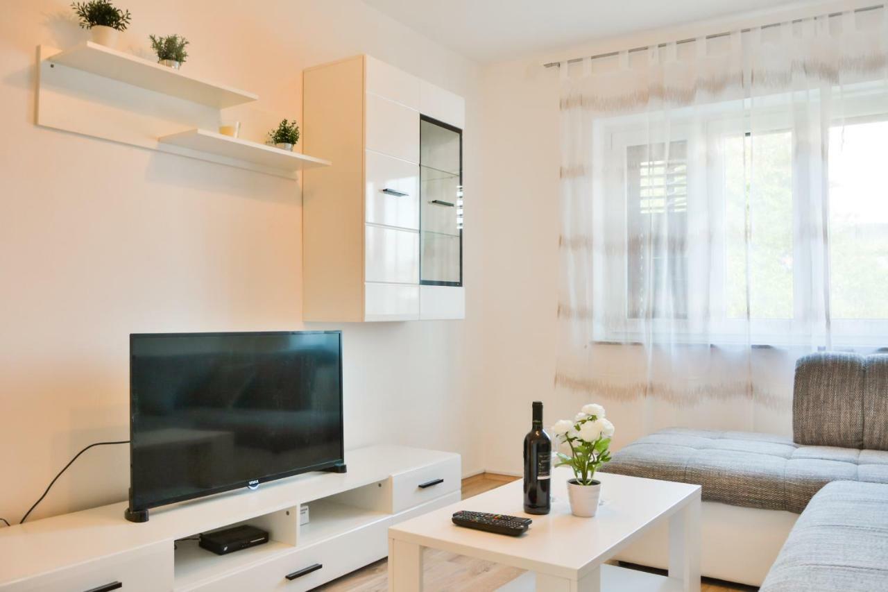 Domo Apartman Zengg Kültér fotó